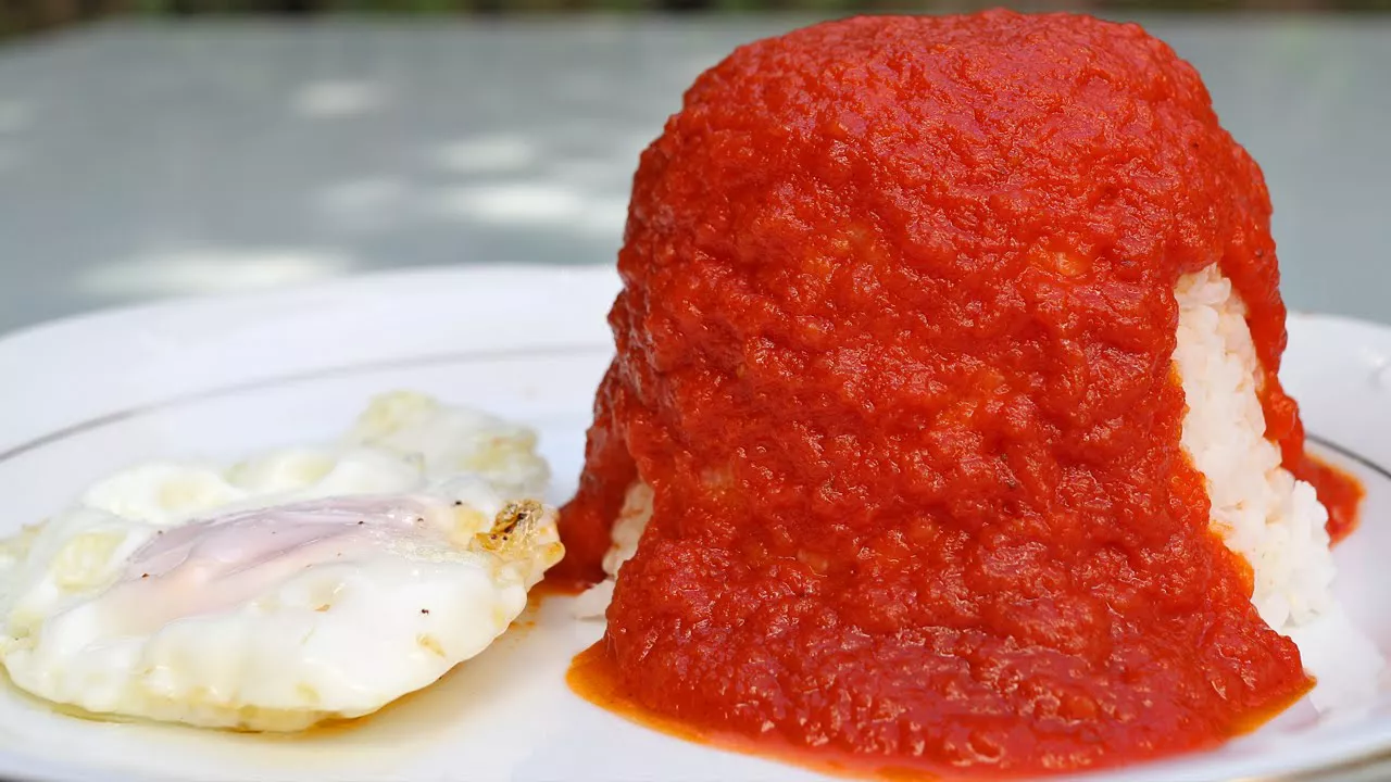 arroz con tomate y huevo