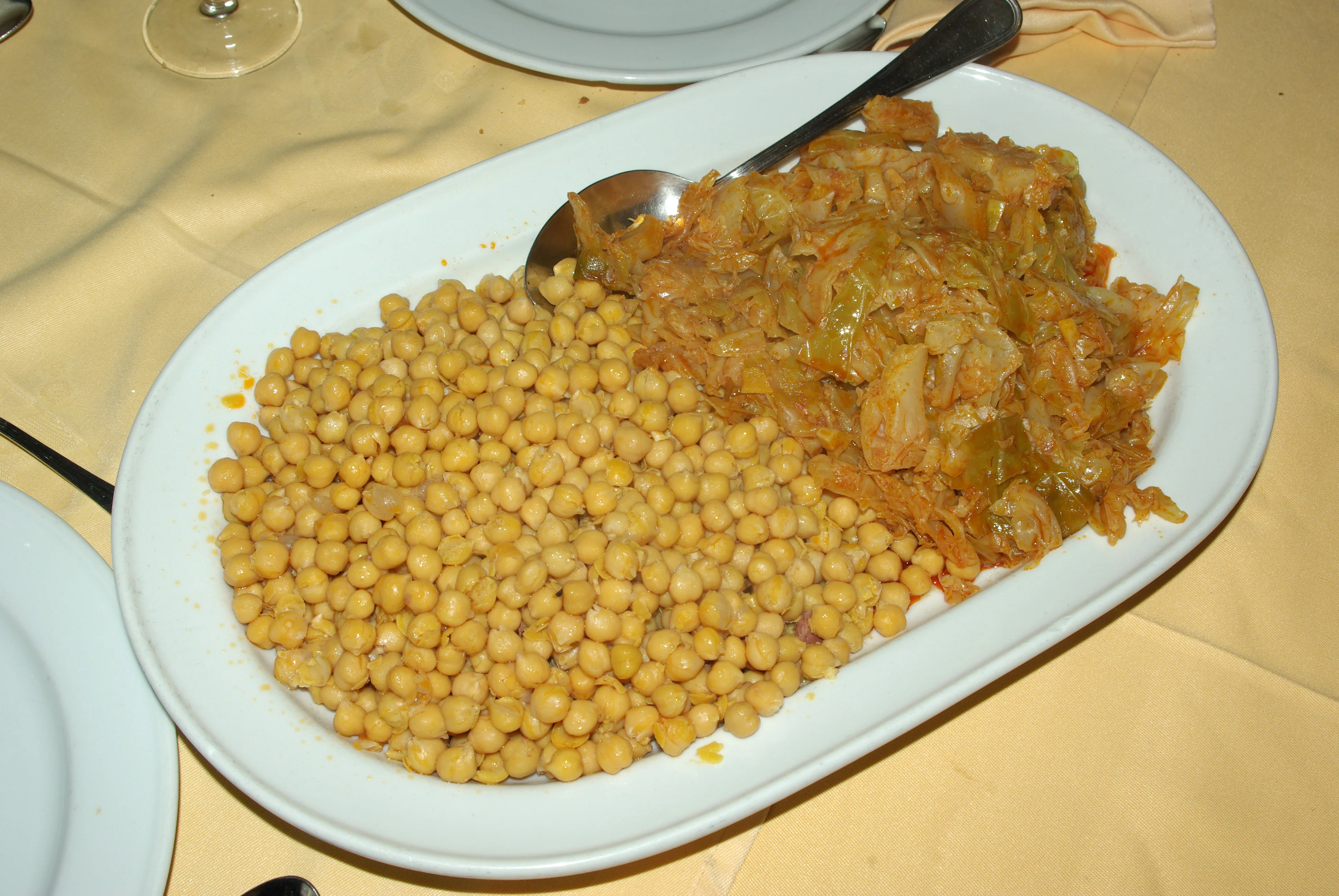 Puchero, el cocido andaluz tradicional con pringá: la receta casera de la  abuela