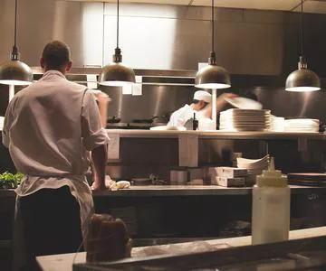 Cómo ahorrar costes de cocina en un restaurante