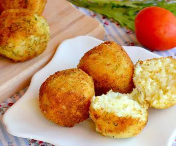 Receta casera de croquetas de arroz y queso con bechamel